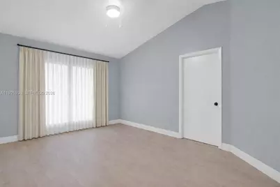 9131 N Lake Miramar Cir, Miramar, FL 33025 - Photo 23