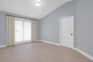 9131 N Lake Miramar Cir, Miramar, FL 33025 - Photo 23