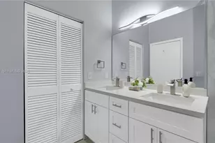 9131 N Lake Miramar Cir, Miramar, FL 33025 - Photo 29