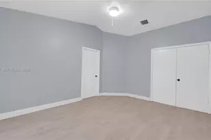 9131 N Lake Miramar Cir, Miramar, FL 33025 - Photo 21