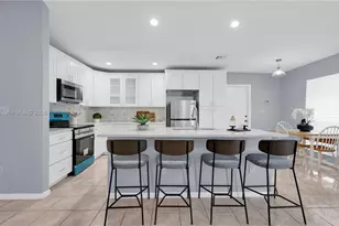 9131 N Lake Miramar Cir, Miramar, FL 33025 - Photo 13