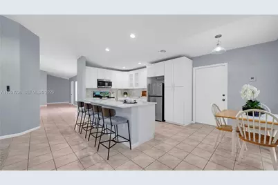 9131 N Lake Miramar Cir, Miramar, FL 33025 - Photo 19