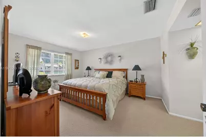 7241 NW 10th Pl, Plantation, FL 33313 - Photo 17