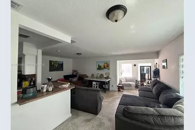 625 E 8th Ln, Hialeah, FL 33010 - Photo 5