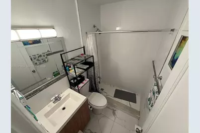 625 E 8th Ln, Hialeah, FL 33010 - Photo 11