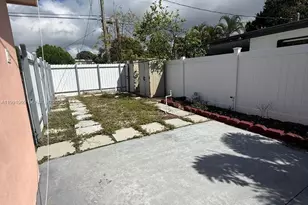 625 E 8th Ln, Hialeah, FL 33010 - Photo 29