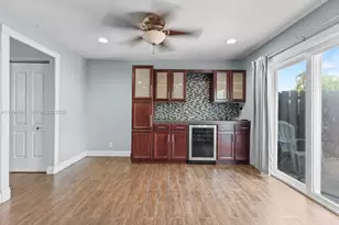 8069 SW 18th Ct, Davie, FL 33324 - Photo 7