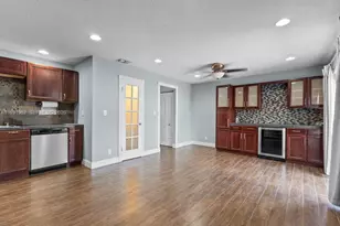 8069 SW 18th Ct, Davie, FL 33324 - Photo 11