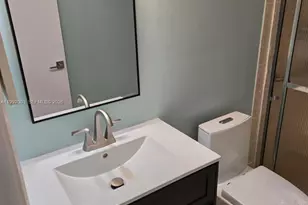 302 Lakeview Dr, Royal Palm Beach, FL 33411 - Photo 17