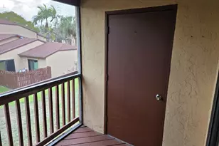 302 Lakeview Dr, Royal Palm Beach, FL 33411 - Photo 35