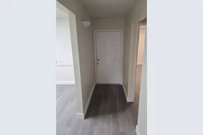 302 Lakeview Dr #E, Royal Palm Beach, FL 33411 - Photo 9