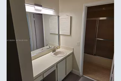 302 Lakeview Dr #E, Royal Palm Beach, FL 33411 - Photo 15