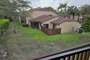 302 Lakeview Dr, Royal Palm Beach, FL 33411 - Photo 27