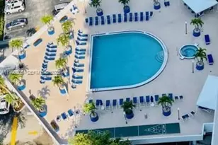 3731 N Country Club Dr, Aventura, FL 33180 - Photo 19