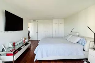 3731 N Country Club Dr, Aventura, FL 33180 - Photo 11