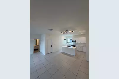 4470 NW 83rd Ave, Doral, FL 33166 - Photo 15