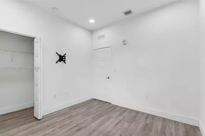 8005 NW 104th Ave #24, Doral, FL 33178 - Photo 11