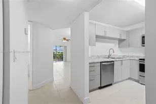 2376 NW 89th Dr, Coral Springs, FL 33065 - Photo 5