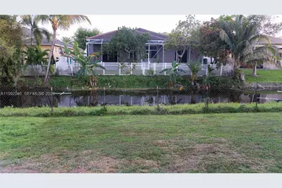 7960 NW 14th St, Pembroke Pines, FL 33024 - Photo 3