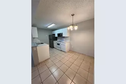 251 W Palm Cir W #107, Pembroke Pines, FL 33025 - Photo 7