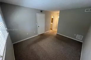 251 W Palm Cir W, Pembroke Pines, FL 33025 - Photo 17