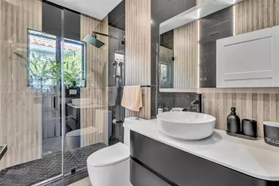 111 NW 46th St, Miami, FL 33127 - Photo 35