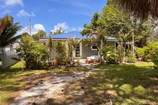 1125 SW 15th Ave SW, Vero Beach, FL 32962 - Photo 1