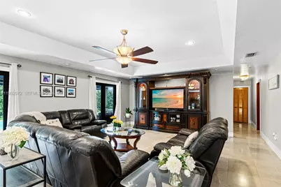16214 NW 82nd Pl, Miami Lakes, FL 33016 - Photo 9