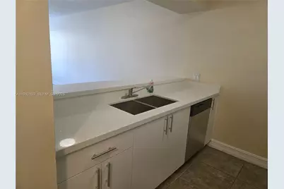 8100 Geneva Ct #432, Doral, FL 33166 - Photo 15