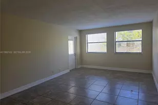 8100 Geneva Ct, Doral, FL 33166 - Photo 9