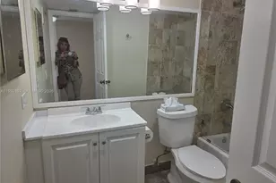 8100 Geneva Ct, Doral, FL 33166 - Photo 35
