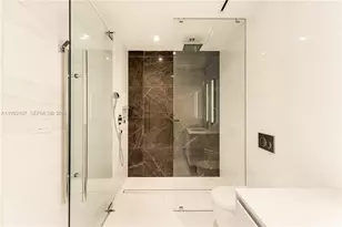 300 Biscayne Blvd Way, Miami, FL 33131 - Photo 31