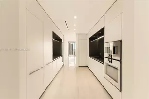300 Biscayne Blvd Way, Miami, FL 33131 - Photo 11