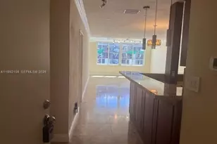 5401 Collins Ave, Miami Beach, FL 33140 - Photo 17