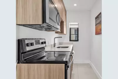 7910 Byron Ave #3, Miami Beach, FL 33141 - Photo 7