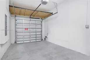 2676 SE 12th St, Homestead, FL 33035 - Photo 5