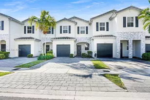 2676 SE 12th St, Homestead, FL 33035 - Photo 3