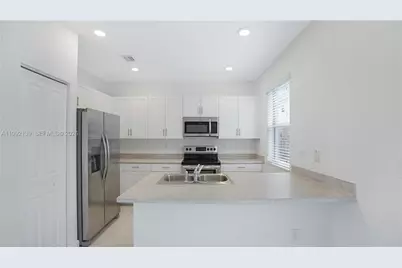 2676 SE 12th St #2676, Homestead, FL 33035 - Photo 7
