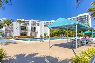 800 Parkview Dr, Hallandale Beach, FL 33009 - Photo 19