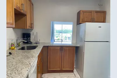 2200 E Hallandale Beach Blvd #605, Hallandale Beach, FL 33009 - Photo 5