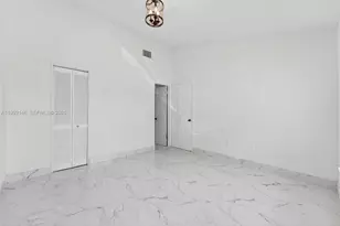 10351 Juniper Ct, Pembroke Pines, FL 33026 - Photo 9