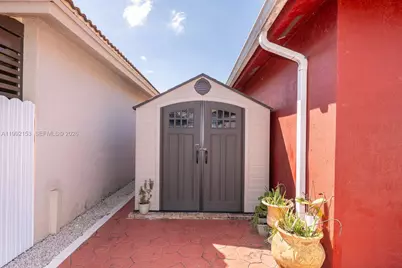 7929 NW 200th Ter, Hialeah, FL 33015 - Photo 53