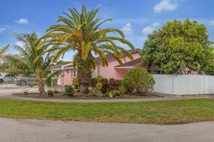 1261 W 43rd Pl, Hialeah, FL 33012 - Photo 7