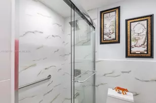 1261 W 43rd Pl, Hialeah, FL 33012 - Photo 39