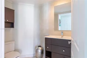 3370 NE 190th St, Aventura, FL 33180 - Photo 9