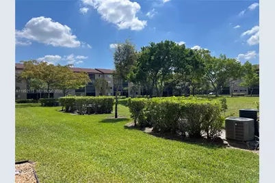 12550 SW 15 St #106E, Pembroke Pines, FL 33027 - Photo 5