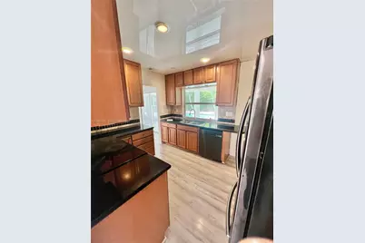 2031 NW 32nd St, Oakland Park, FL 33309 - Photo 7