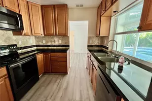 2031 NW 32nd St, Oakland Park, FL 33309 - Photo 7