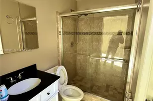 2031 NW 32nd St, Oakland Park, FL 33309 - Photo 13