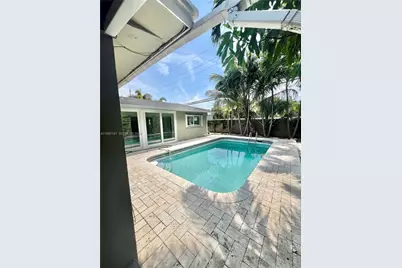 2031 NW 32nd St, Oakland Park, FL 33309 - Photo 17
